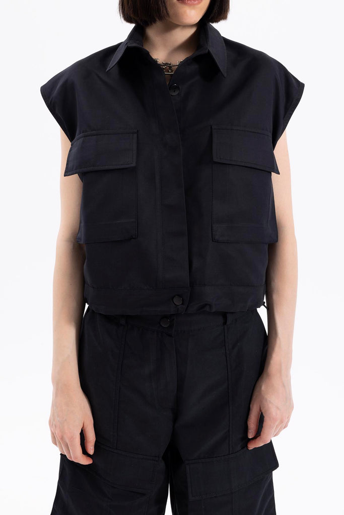 Detailed crop vest with black pockets
