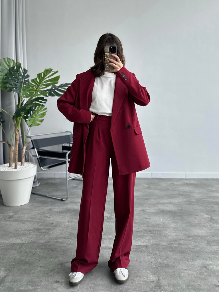 Buttoned blazer and trouser burgundy