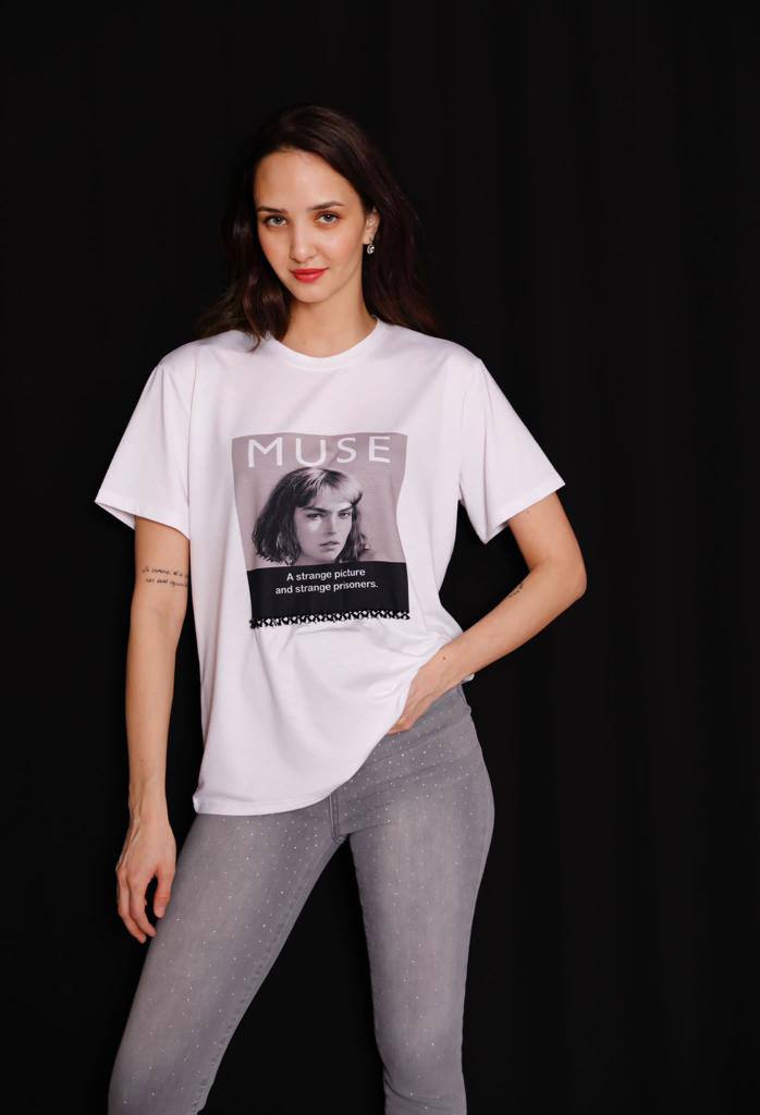 white woman print t-shirt